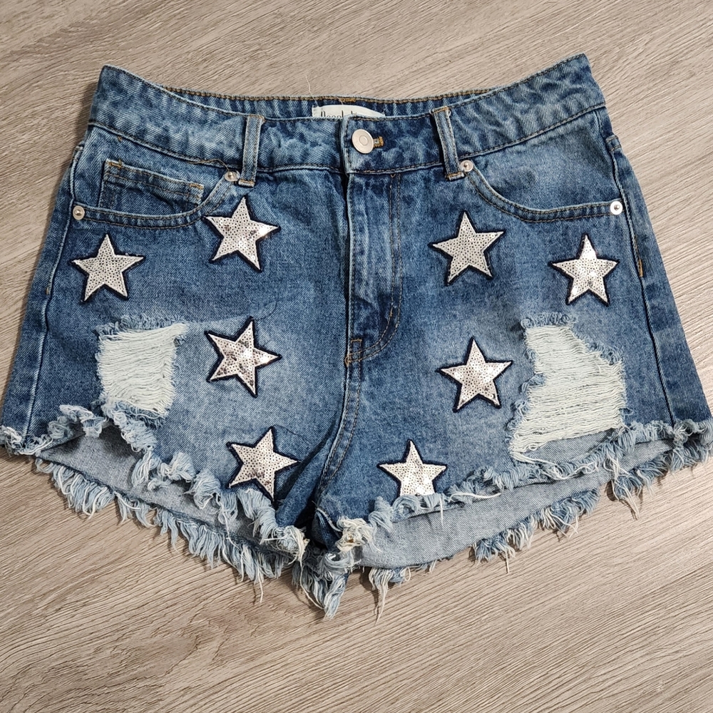 Peach Love Women's Star Patch Distressed Denim Shorts, Size M